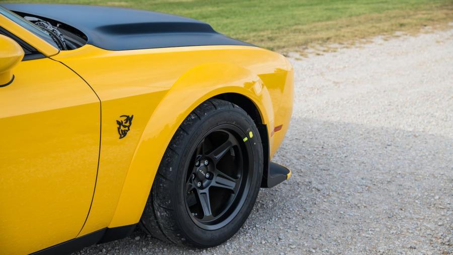 Детали экстерьера Dodge Challenger SRT Demon (0589) 2018 года  (фото 27 из 36)